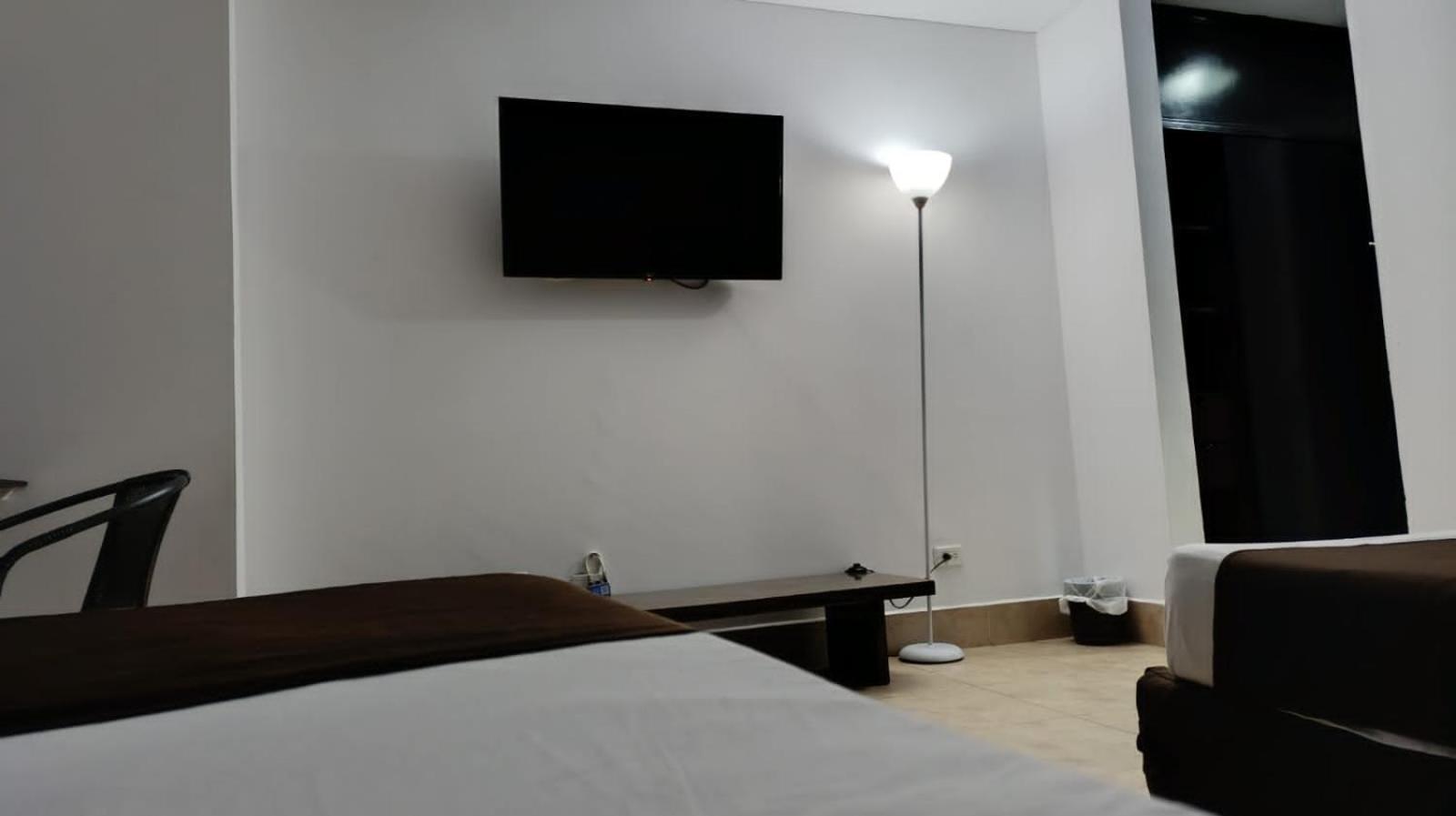 Hotel Ariston קאלי מראה חיצוני תמונה